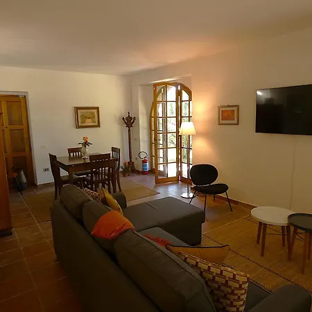Scappo In Umbria, Casale Fasulo